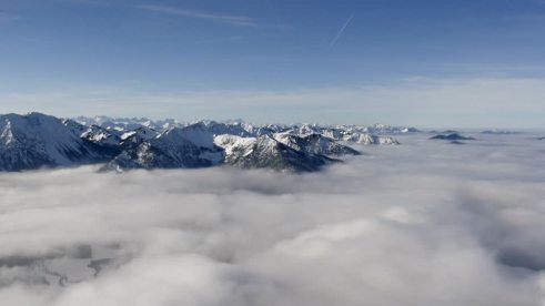 704994019-foehn-wind-zugspitze-panorama-of-the-alps-sea-of-clouds